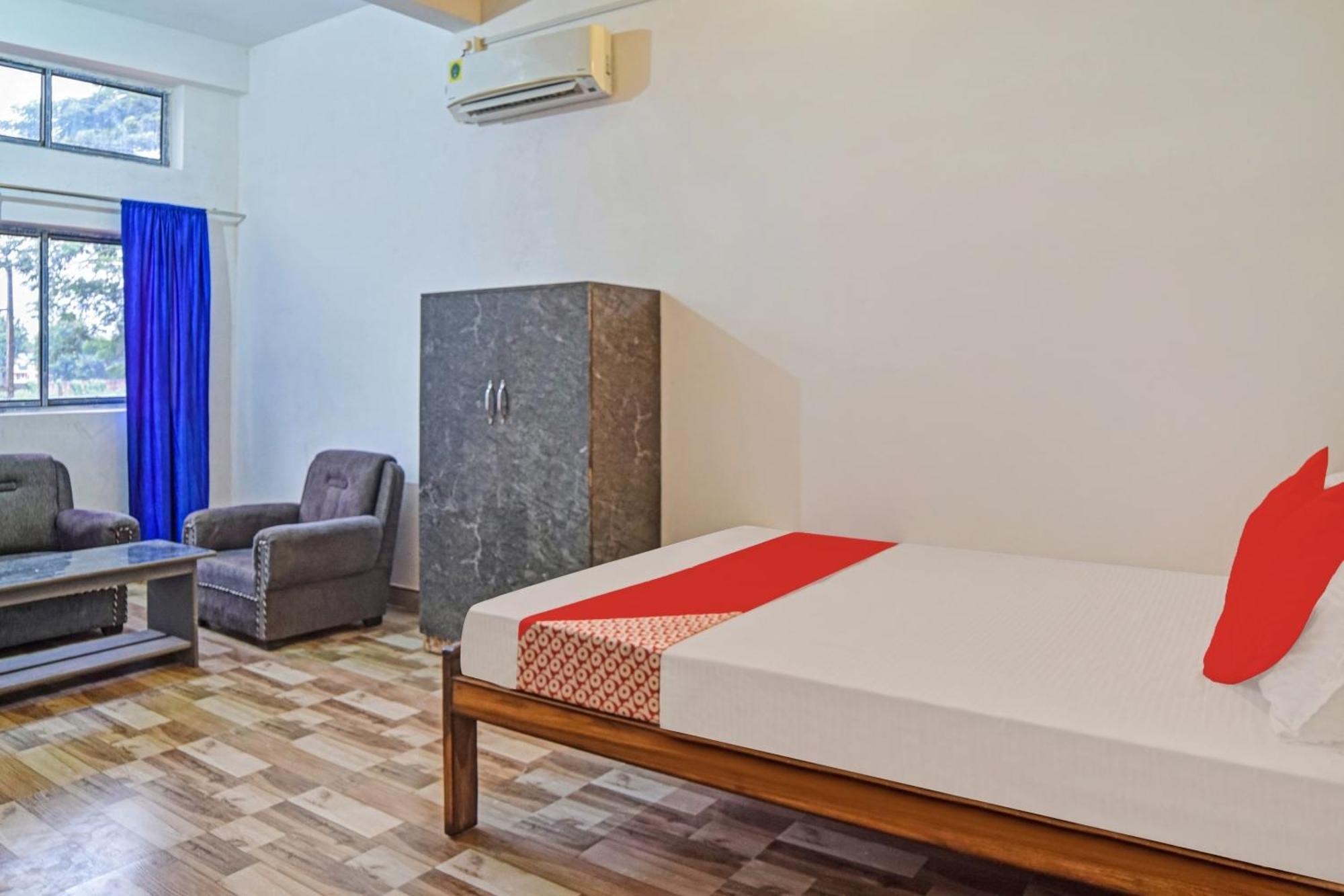 Spot On Jp Guest House Kaharpara Esterno foto