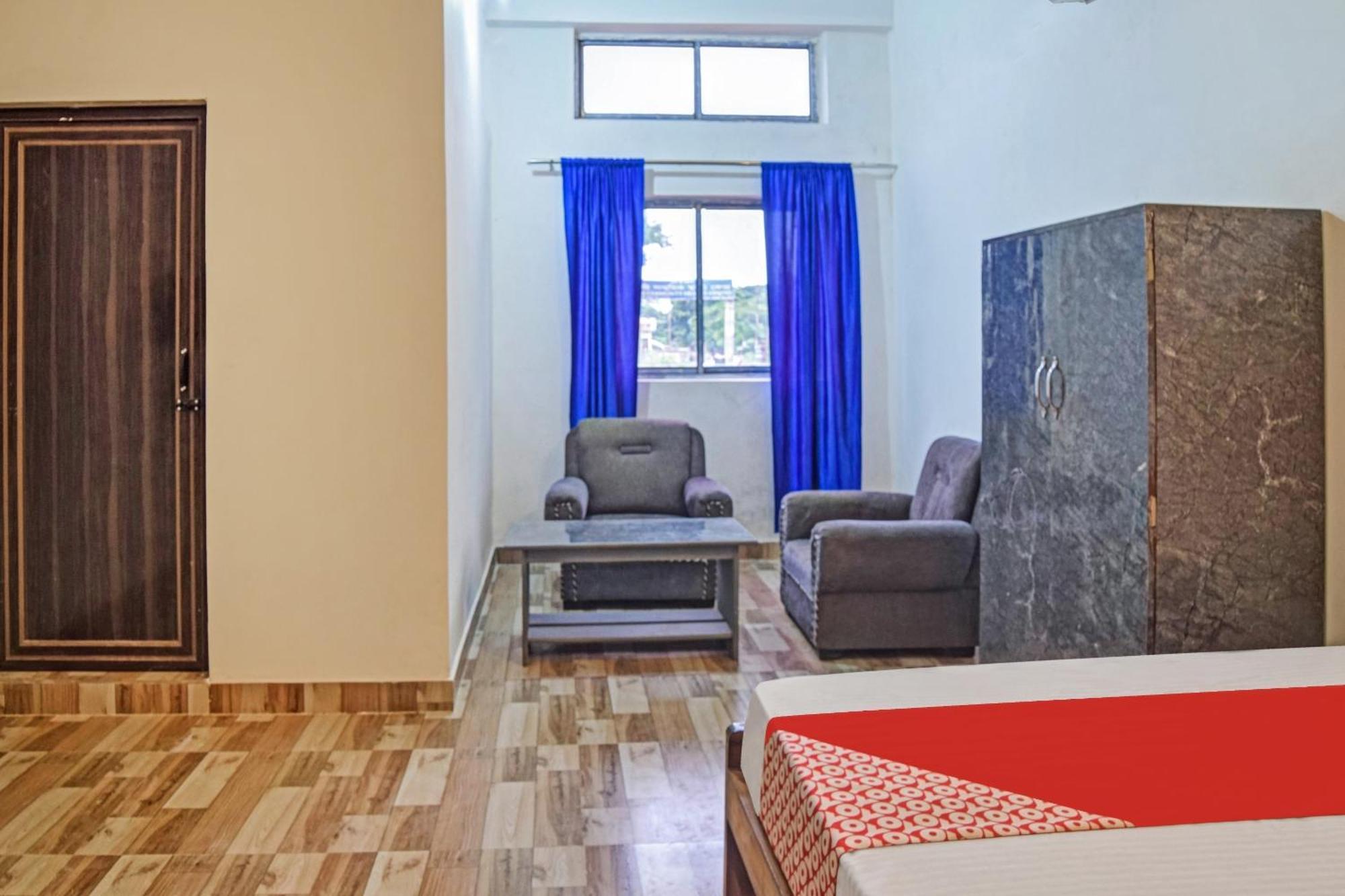 Spot On Jp Guest House Kaharpara Esterno foto