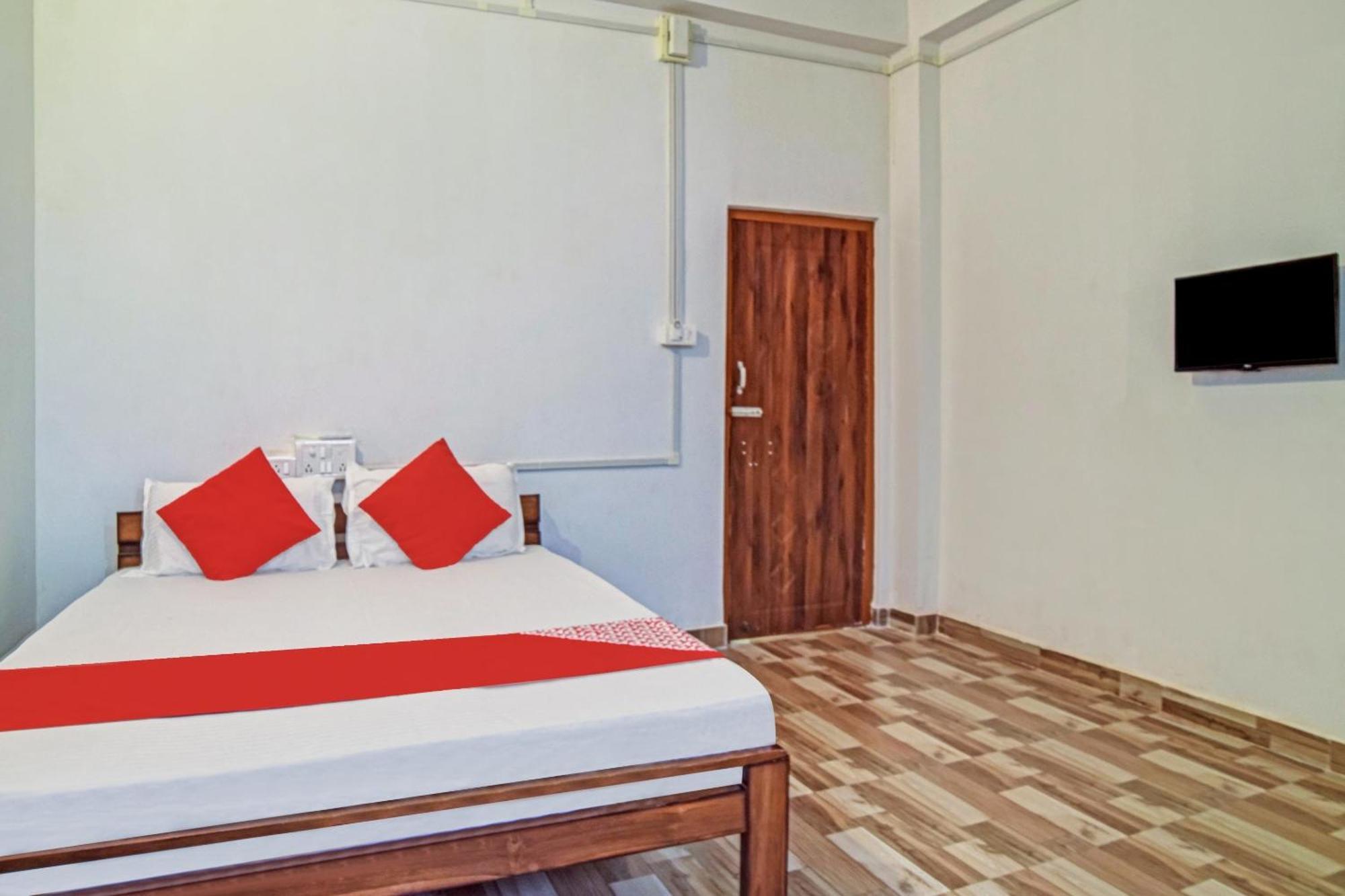 Spot On Jp Guest House Kaharpara Esterno foto